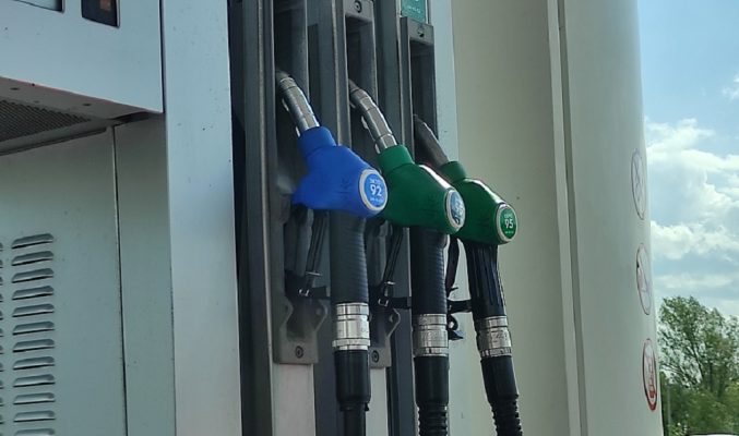 В Нижегородской области растет стоимость топлива для автомобилей.