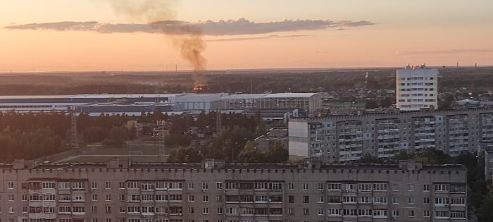 Пожар со стороны оборонного завода имени Свердлова в Дзержинске напугал население