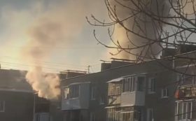 В Дзержинске эвакуировали трех человек из-за пожара.