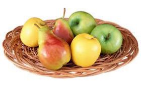 Яблоки и груши - фрукты скоропортящиеся. Однако простые и действенные советы помогут сберечь выращенный урожай в течение долгого времени.