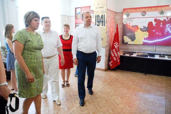 В Дзержинске полным ходом идет подготовка образовательных учреждений к новому учебному году.