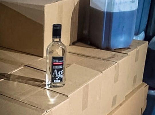 Нелегальное производство алкоголя «накрыли» в промзоне Дзержинска.