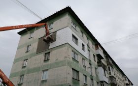 В Дзержинске утепляют фасады домов после предписаний ГЖИ.