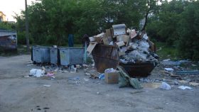 Администрация Дзержинска объявила конкурс на вывоз мусора с улиц