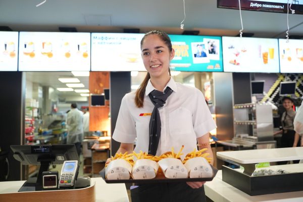 В Нижнем открылись рестораны быстрого питания «Вкусно – и точка». А что в Дзержинске?