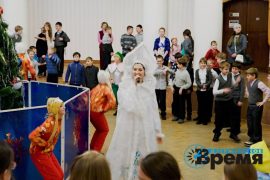 29 декабря в Дзержинском театре драмы состоялся новогодний праздник для одарённых детей.