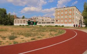 Новые беговые дорожки появились на школьном стадионе в Дзержинске