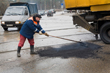 Свыше 244 миллионов рублей в 2007 году было направлено из городского бюджета на строительство и ремонт дорог в Дзержинске. Начальник управления дорожного хозяйства и благоустройства Хусаин Сабитов заверяет