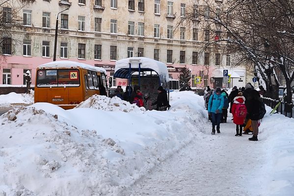 В сильные морозы учащимся Нижегородской области рекомендуют в школу не ходить.