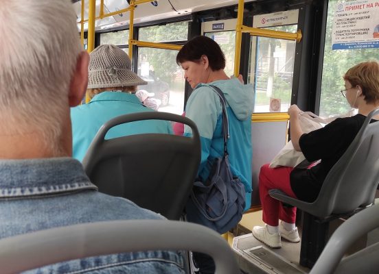 В Дзержинске снова чуть не выгнали ребенка из автобуса.