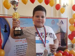 На этой неделе завершился 39-й Всероссийский шахматный фестиваль «Кубок Надежды-2019». Он проходил в ННГУ им. Лобачевского в Нижнем Новгороде. В турнире приняли участие ребята в возрасте до 9-ти лет из России