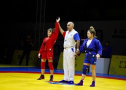 Елена Бондарева завоевала золотую медаль на чемпионате мира по самбо среди женщин.