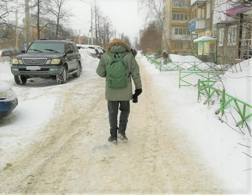 У дзержинца во время драки украли золотую цепочку.