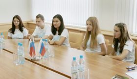 В минувший вторник глава горадминистрации Геннадий Виноградов встретился со школьниками
