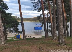В Дзержинске к теплому сезону готовят пляж на Святом озере.