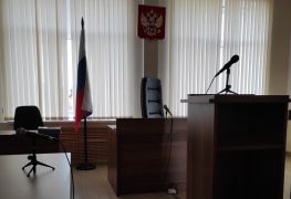 В Дзержинске начинается слушание дела по обвинению директора школы.
