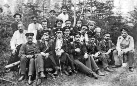Обязанность сохранять и лелеять чернорецкие леса в 1914 году принял на себя лесничий Михаил Григорьевич Здорик. Вплоть до октября 1917 года он верой и правдой служил им. В 1920-е годы