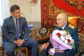 На днях глава города Сергей Попов поздравил с 90-летием ветерана Великой Отечественной войны