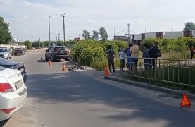 Иномарка сбила самокатчика в Дзержинске.