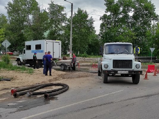 Специалисты Дзержинского водоканала завершают работы по реконструкции сетей водоснабжения для подачи питьевой воды в старую часть города