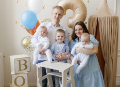 Молодая семья в Дзержинске воспитывает троих малышей.