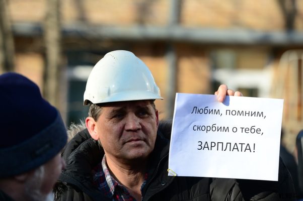 Целая сотня производств в Нижегородской области сократила смены и просто остановилась