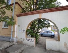 В Дзержинске вновь обсудили вопрос порчи фасадов домов.
