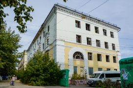 Здание бывшего общежития на улице Грибоедова включили в программу приватизации.