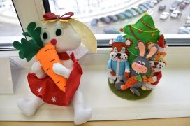 Дзержинцы поучаствовали в конкурсе на лучшую новогоднюю игрушку.