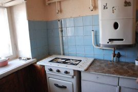 На днях жительнице нашего города Ольге Николаевне К* представители местной газовой службы отрезали трубу с голубым топливом на кухне. В акте об отключении газовых приборов говорится
