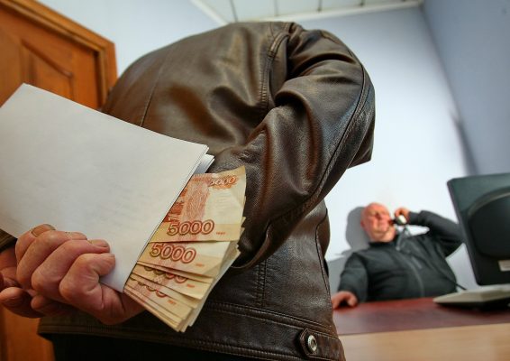 В Дзержинске «готовят» к суду снабженца коммерческой фирмы за получение откатов
