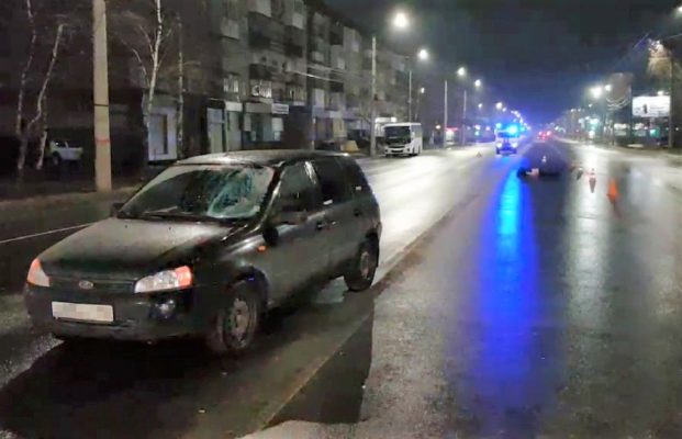 В Дзержинске под колесами легковушки погиб пешеход.