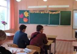 В России узнали удовлетворенность работой учителей и медиков.